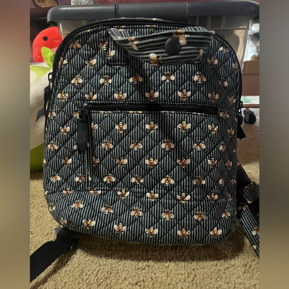 Bee Patterned Quilted Backbag